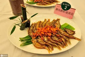 小说：男友贪财为离异女人和我分手，他体检出问题后我知报应不爽图片