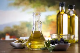 橄榄油可炒菜吗？弄明白烟点温度，再不会选错了，营养口感两不误图片