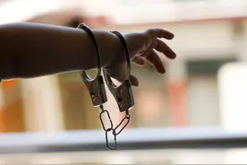 令人发指！00后女子意外产子后直接将其害死，获刑4年图片