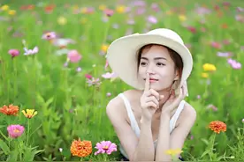 岁月风轻，风沙中渐次隐去的背影，已是匆忙过客图片