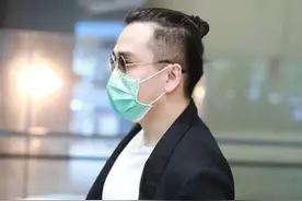 翟天临发福变油腻，梳小辫发际线好真实，男人这三种发型真要少留图片
