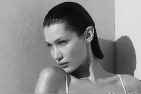 Bella Hadid为CK拍摄泳装大片，呈现完美身材与冷艳气质双重诱惑图片