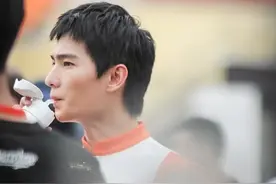 《元气满满的哥哥》杨洋新路透释出，青春的少年感溢出屏幕图片