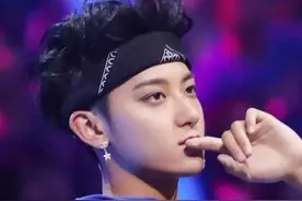 龙韬娱乐艺人众多，却偏偏独宠徐艺洋，出道7年的她一直不温不火图片
