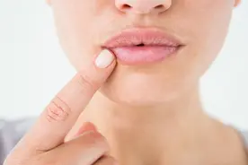 女性是否有妇科疾病，若嘴巴出现这些现象，请当心图片