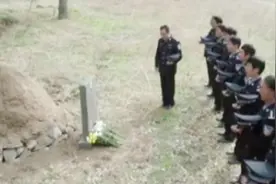 《灵魂摆渡》剧组有多穷？别墅是别人剩的，烈士被埋进“土包”图片