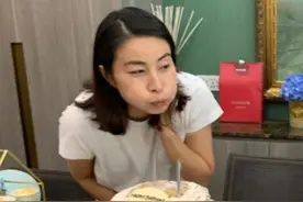 郭晶晶独自带女现身豪门宴！获港圈阔太惊喜庆生，扒其身份不简单图片