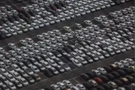 刚出厂的新车为什么要露天停放？听老司机解释完，网友：多心了图片