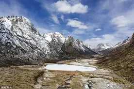 航拍四川省阿坝县境内奇峰异石的艺术圣殿——莲宝叶则风景名胜区图片
