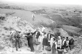 实拍八路军拔鬼子炮楼：精心准备，伪装侦查，老百姓排队送慰问品图片