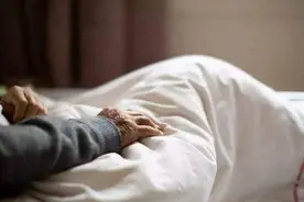 老人去世前为什么谁都不认识了？中医：元神已去，肾经已衰图片