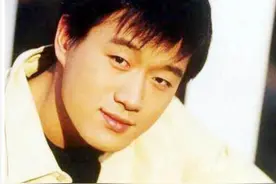 佟大为身后：卧床35年不能动弹的父亲，眼中常年带泪的孤独母亲图片