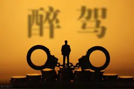 代驾都叫了，榆林男子非说自己酒量大能自己开，结果一上路就傻眼了图片