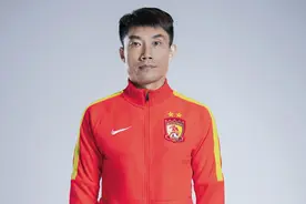 广州恒大球员全身照，还差塔利斯卡、高拉特、邓涵文，30人大名单图片