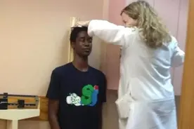 身高1米9以上是什么体验？高个的痛苦你不懂图片