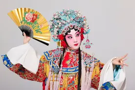 戏曲演员的基本功，“从头发丝到脚趾头"都要练，网友：吹牛图片