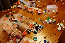 妈妈都要面对的“灾难现场”，又多又乱的玩具，怎样收拾才巧妙？图片