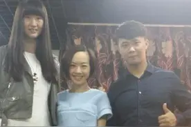 篮球女神梁天云，身高2米，男友去世嫁矮20公分农村人图片