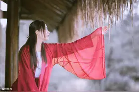 红尘来呀来，去呀去，何处会是尽头，举杯消愁愁更愁，人比雨滴瘦图片