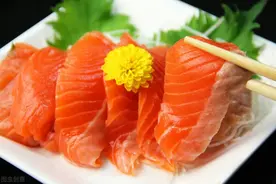 进口三文鱼出事后，日料店终于承认了使用的是国产虹鳟鱼图片