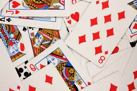 不只是棋牌游戏？原来扑克牌中竟还蕴藏着鲜为人知的秘密图片