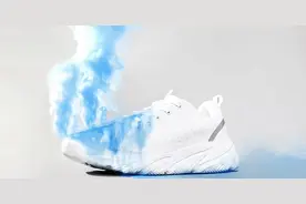 不湿不脏？10000+个透气孔，比1部手机还轻！走路8小时不累脚！图片