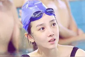 毛戈平粉膏上脸被质疑磨皮？游泳也能带妆，终于找到正确打开方式图片