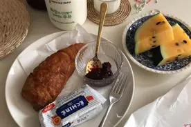 朋友圈背景图‖有人相爱，有人夜里开车看海图片