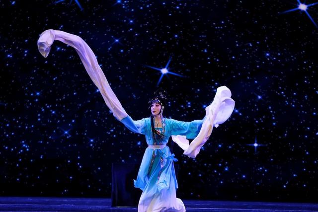 戏曲演员的基本功，“从头发丝到脚趾头"都要练，网友：吹牛