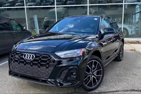 化身黑武士！新款奥迪Q5已到店，这内饰有点掉价啊图片