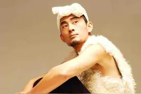 从火爆全国到消失匿迹,阿宝被赶下舞台的背后,道尽了行业内的心酸图片