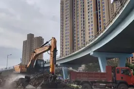 白银区拆除立交桥下老旧平房 扮靓城市北大门图片