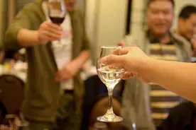 从脂肪肝到确诊肝癌，仅2年！爱喝酒的内蒙古大哥讲述自身经历图片