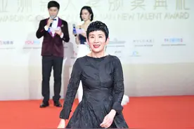 吴君如 胖一点了 更有女人味图片