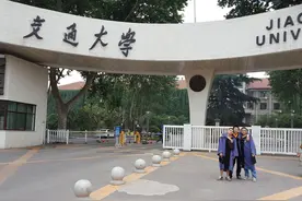 保研清华、南大、西交，这个学霸宿舍不一般！两位小姐姐神仙颜值图片
