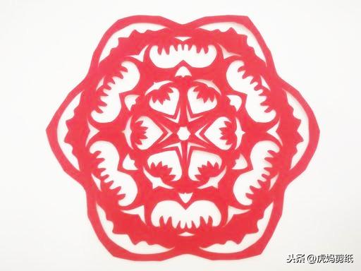 剪纸艺术——手残党不要怕,我们来学个简单的六折草莓剪纸图案