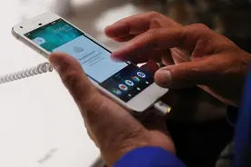 胸口碎大石，动作很危险，千万不要尝试图片