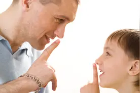 孩子都喜欢听妈妈的？妈妈：有5个话题我说再多也不及爸爸的表现图片