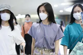 小个子女生咋穿更有气质？跟王子文学习气场超强，T恤配出高级感图片