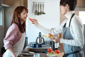 娶了独生女，是不是真要给老丈人和丈母娘养老？45岁男人说心里话图片