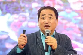 他因形象“困难”曾一度被领导雪藏！和姜昆说相声实属命中注定图片