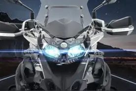 2020款贝纳利502X，始于颜值，终于颜值图片