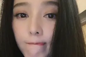 范冰冰晒“怼脸”自拍，看不出有39岁！竟把小20岁亲弟弟叫做哥哥图片