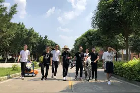 民办大学奇葩校规，头发证明、限制恋爱。校方：谁让你成绩差图片