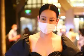 街拍：秦海璐一袭黑裙搭高跟鞋，时尚造型尽显优雅气质图片