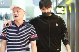 爸爸病逝！黄子韬祈福近照曝光太憔悴，父亲去世前留下12家公司图片