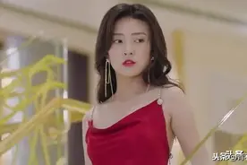 《命中注定我爱你》第4次翻拍，人设全崩塌，反转服装短到像睡裙图片