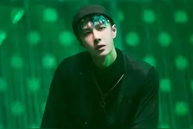 看了王一博的新发色，我又动心了图片