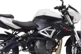 售价39800元，唯一国产四缸发动机的摩托车，配有ABS，声浪很好听图片