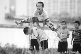 13种80年代祖辈老游戏：跳山羊、翻花绳，都玩过的人有多少？图片